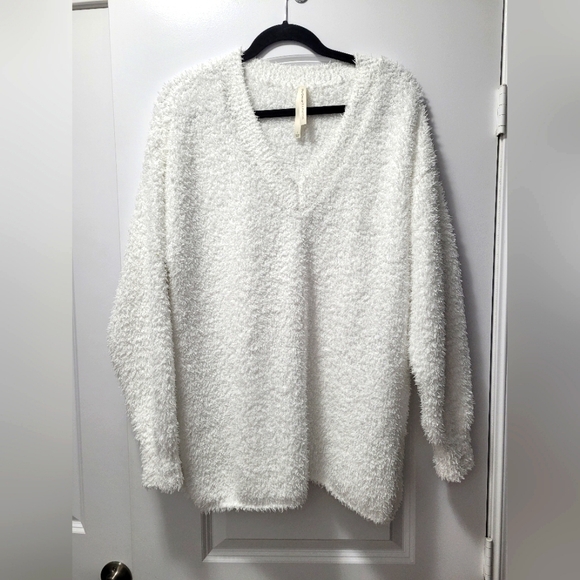 Aritzia Babaton lightweight white sweater (oversized), size Small - Picture 1 of 7